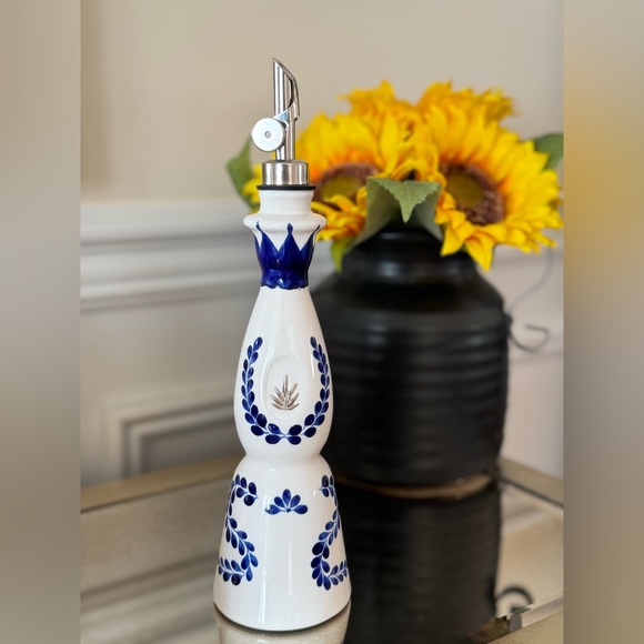 Oil Dispenser handcrafted from repurposed Clase Azul Reposado rare 200ml - Picture 1 of 9